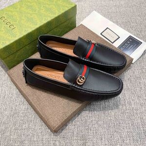 Gucci Black Leather Loafers with Red and Green Stripe